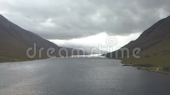 苏格兰高地格伦柯地区从空中拍摄的格伦艾特湖视频的预览图