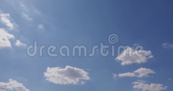 晴天的蓝天和云彩视频的预览图