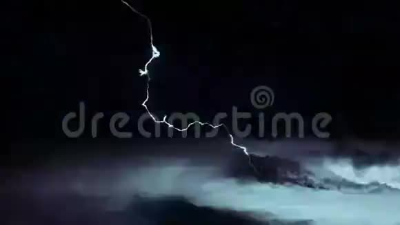 闪电风暴循环视频的预览图