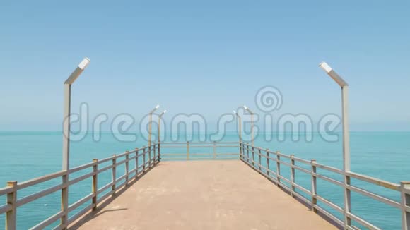 通往黑海的木制码头格鲁吉亚巴统视频的预览图