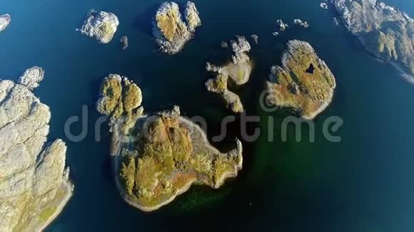 巴伦支海SttsDalniyeZelentsy的安静自然拍摄多镜头视频的预览图