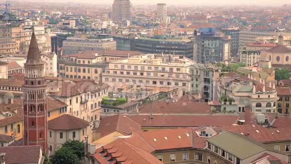 从马提尼露台屋顶俯瞰米兰视频的预览图