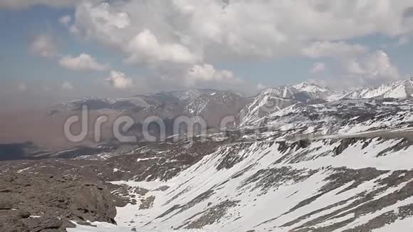 高加索山脉射了两颗视频的预览图
