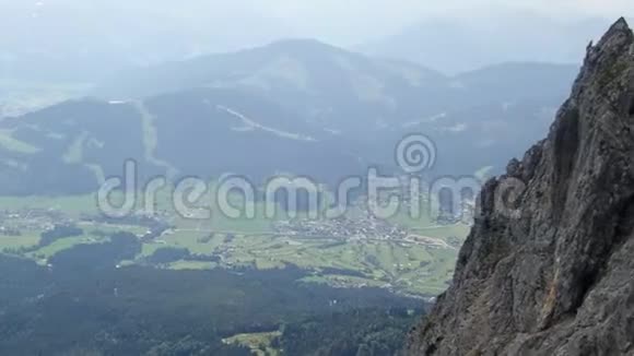 野生凯泽山美丽的高山景观视频的预览图