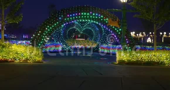 圣诞彩灯及圣诞彩灯的街景装饰视频的预览图