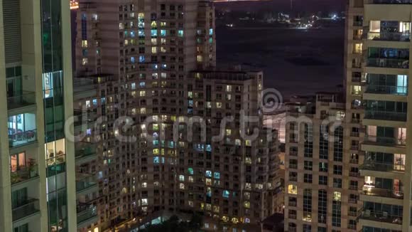 格林区从顶部夜间时间推移鸟瞰视频的预览图