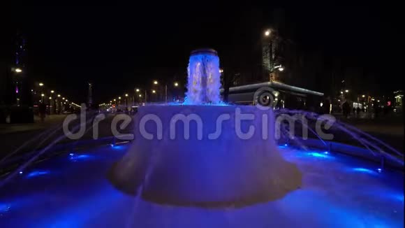 夜间彩色喷泉法国兰斯视频的预览图
