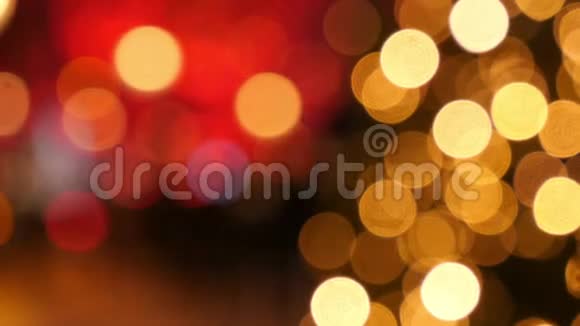巴黎法国2019年12月11日巴黎美丽的夜晚香榭丽舍大道装饰圣诞节交通接近弧形视频的预览图