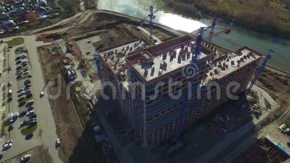 因建造欧洲银行住房大楼而发生的飞行视频的预览图