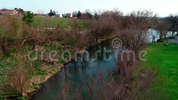 在阿米什乡村的兰开斯特河畔视频的预览图