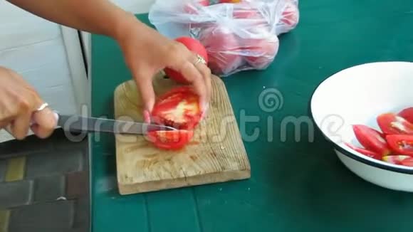 切制板切番茄视频的预览图
