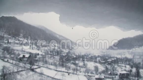 冬季雪山景观前景积雪融化视频的预览图