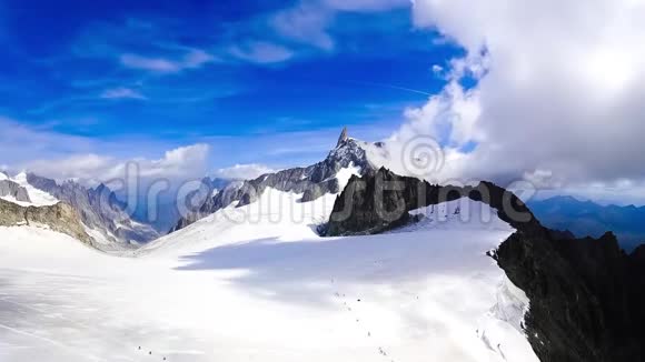 勃朗峰的雪和云的时间流逝欧洲视频的预览图