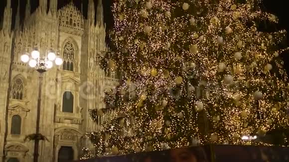 圣诞节米兰大教堂树视频的预览图