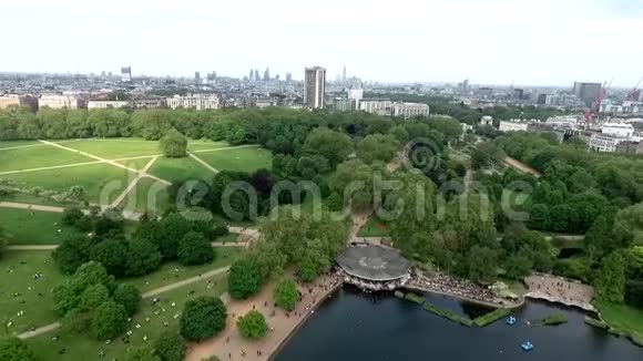 英国伦敦海德公园周围美丽的景观视频的预览图