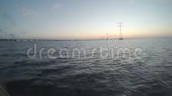 神奇的日出在鹿特丹水道上地球水资源荷兰之美视频的预览图