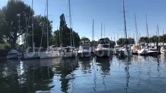 康斯坦斯湖港的船视频的预览图