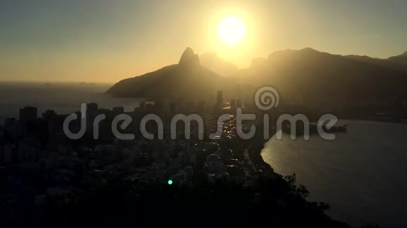 里约热内卢巴西风景优美的天际线日落视频的预览图