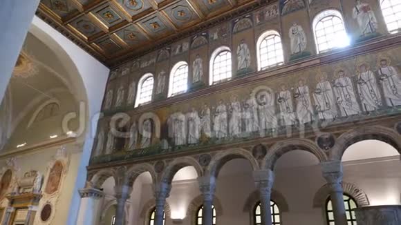 拉文纳圣阿普利纳雷努沃Basilica教堂右侧墙上的马赛克视频的预览图