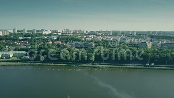 波兰马耳他湖景和波兹南城景鸟瞰图视频的预览图