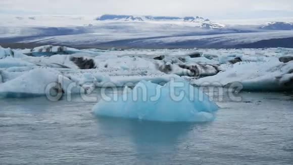 jokulsarlon是冰岛东南部的一个大型冰川湖瓦特纳霍卡尔国家公园视频的预览图