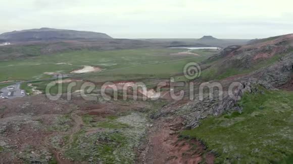 令人叹为观止的冰岛高地景观视频的预览图