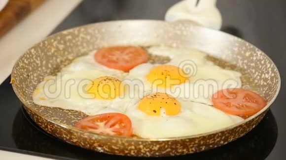 用西红柿炒鸡蛋视频的预览图