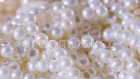 美丽的白色珍珠天然珍珠产品视频的预览图