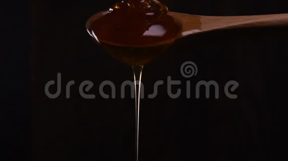 蜂蜜溢出木勺视频的预览图