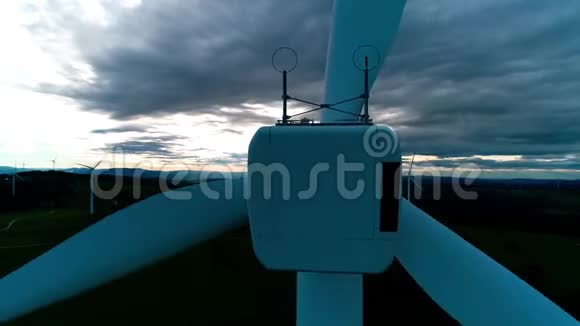 高山景观现代生态工业能源站上空4k高空空中无人机视频的预览图