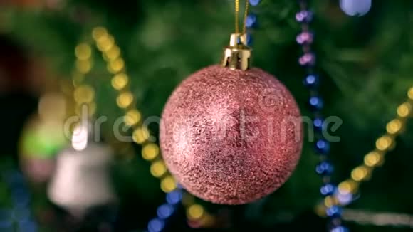 圣诞树装饰16视频的预览图
