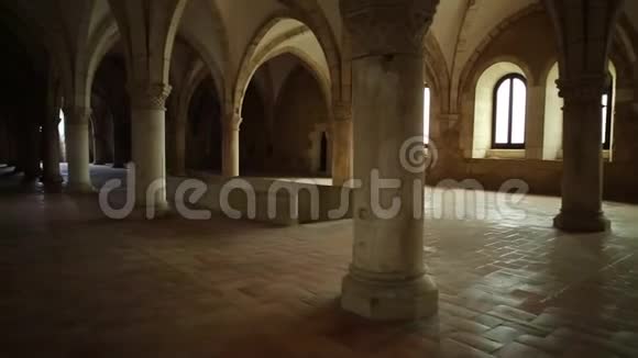 阿尔科巴卡修道院宿舍视频的预览图