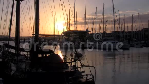 加那利群岛码头的日落视频的预览图