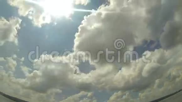云的快速移动视频的预览图