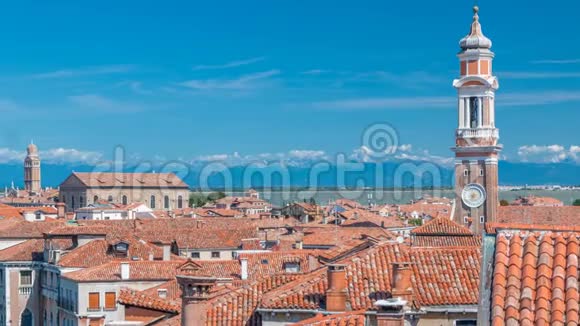 从FundacoDeiTedeschi看到的意大利威尼斯时代红色屋顶的景观视频的预览图