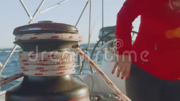 地中海中国保监会2017年11月扳手在盖伊线的帆船游艇视频的预览图