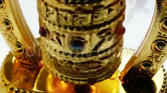 佛教黄金祈祷轮冥想4k视频的预览图