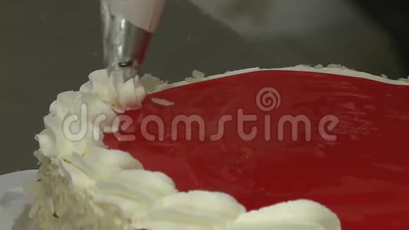 蛋糕做得很好吃视频的预览图