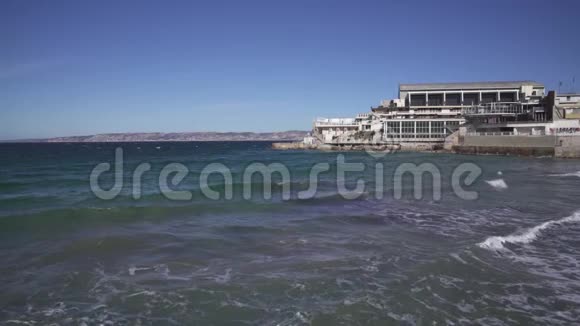 马赛湾和著名的加泰罗尼亚海滩视频的预览图