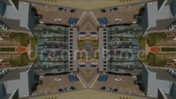航空摄影城市镜带停车场的摩天大楼视频的预览图