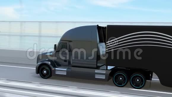 美国卡车在高速公路上行驶视频的预览图