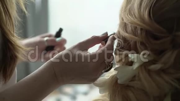 化妆师用睫毛膏视频的预览图