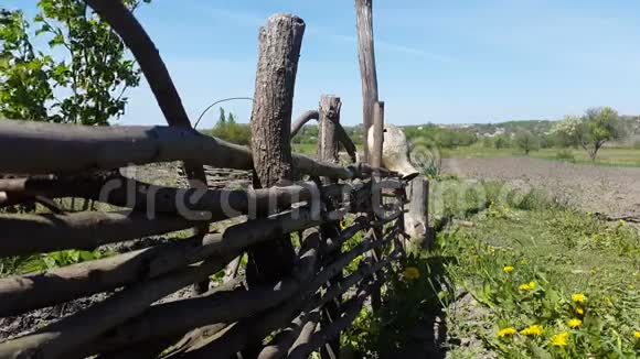 圆形的威克围栏和自然视频的预览图