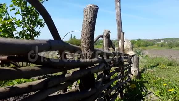 圆形的威克围栏和自然视频的预览图