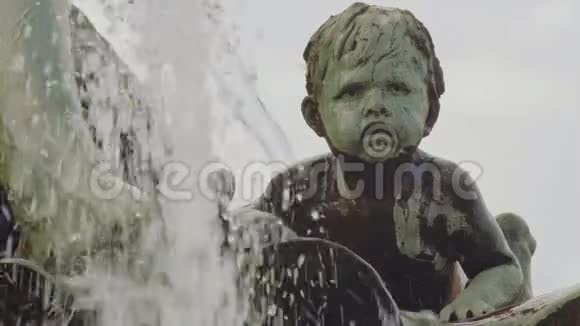 尼普顿喷泉雕塑细节在柏林视频的预览图