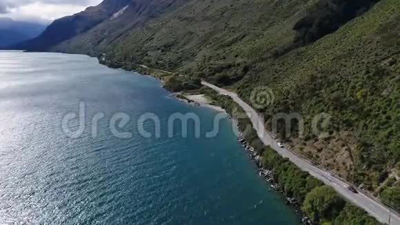 沿海岸的道路景观什维列夫视频的预览图
