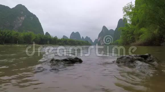 Ylong河水位景视频的预览图