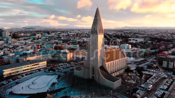 冰岛著名教堂和雷克雅未克城市景观视频的预览图