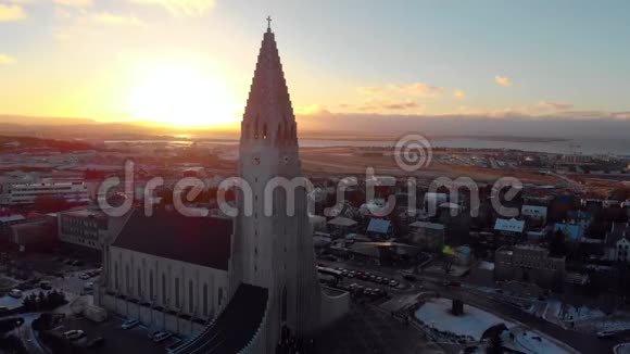 冰岛著名教堂和雷克雅未克城市景观视频的预览图