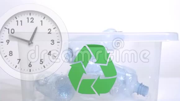 回收标志和时钟视频的预览图